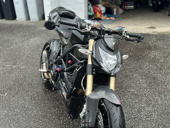 Ducati Streetfighter 848 2 of 5