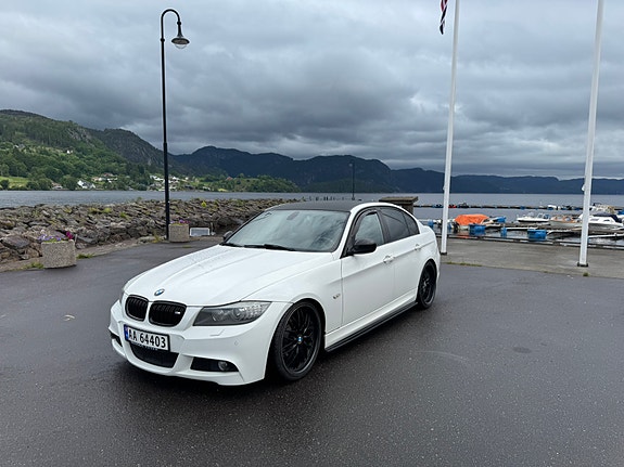 BMW 325i 2 of 30