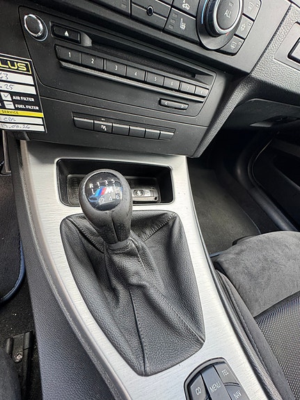 BMW 325i 13 of 30