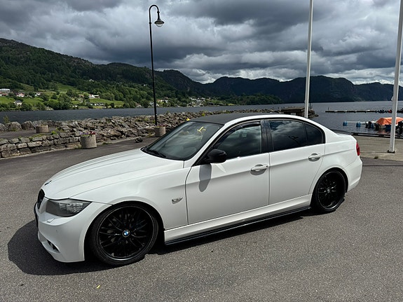 BMW 325i 7 of 30