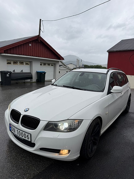 BMW 318d 4 of 30