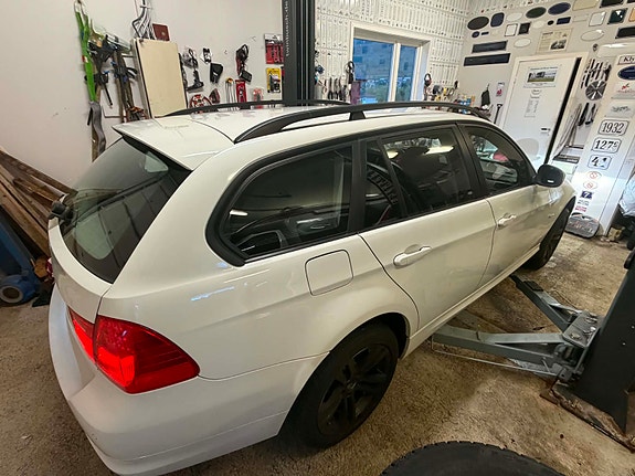BMW 318d 27 of 30