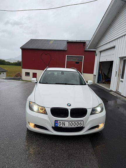 BMW 318d 2 of 30