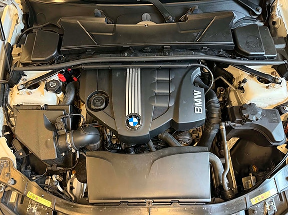 BMW 318d 14 of 30
