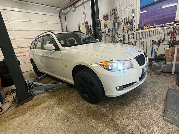 BMW 318d 26 of 30
