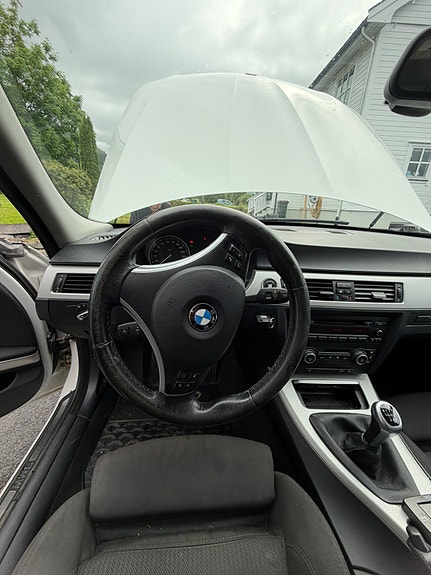 BMW 318d 24 of 30