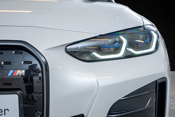 BMW i4 3 of 5