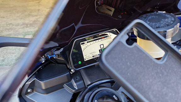 Yamaha YZF-R1 9 of 14