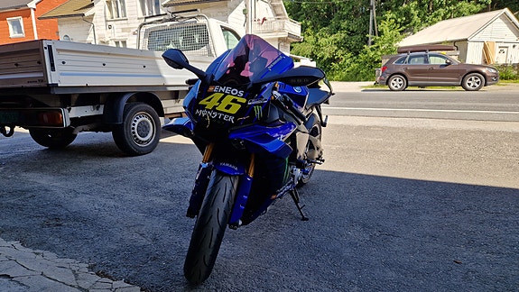 Yamaha YZF-R1 6 of 14