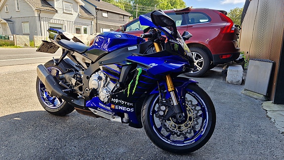 Yamaha YZF-R1 3 of 14