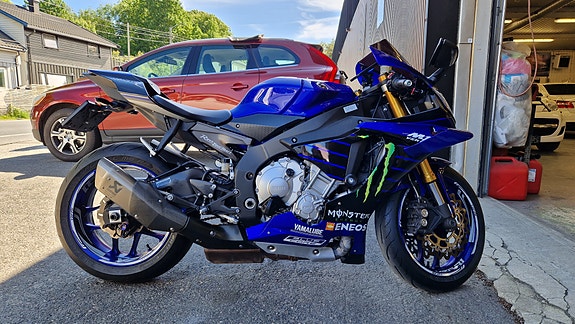 Yamaha YZF-R1 8 of 14