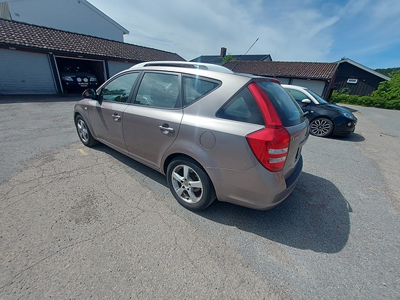 Kia Ceed 4 of 17