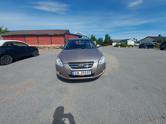 Kia Ceed 2 of 17