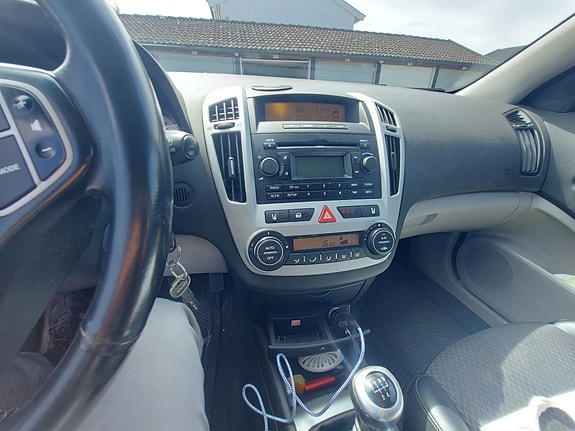 Kia Ceed 12 of 17