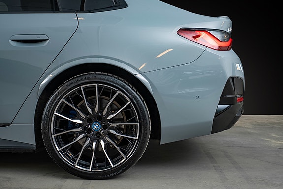 BMW i4 5 of 5