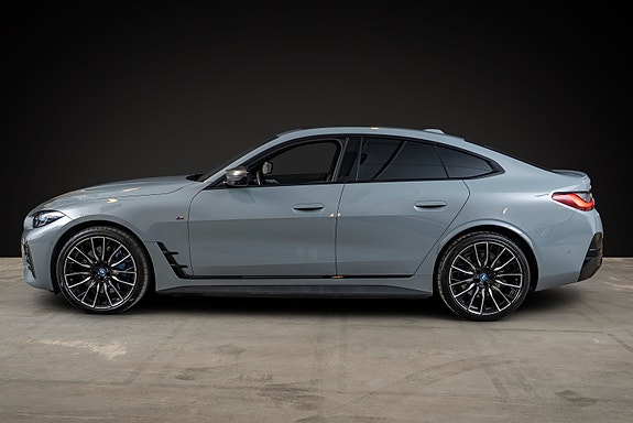 BMW i4 4 of 5