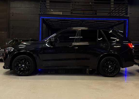 BMW X5 3 of 5