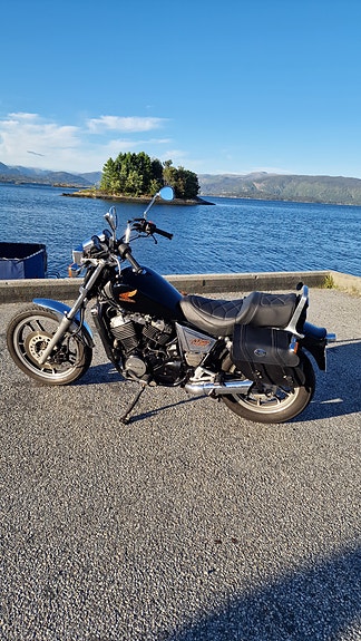 Honda VT 500 2 of 5