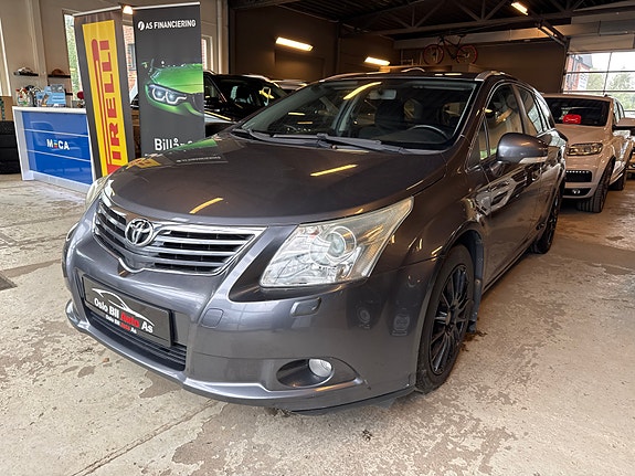 Toyota Avensis 4 of 18