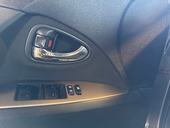 Toyota Avensis 16 of 18