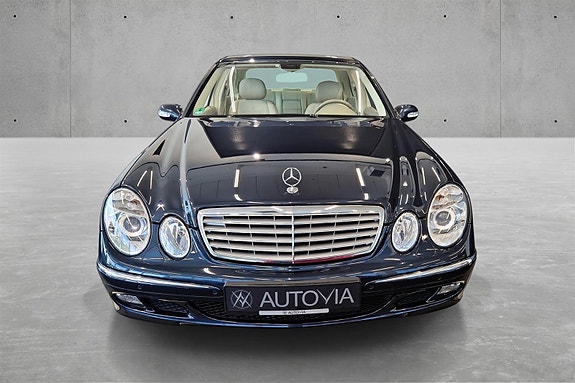 Mercedes-Benz E220 d 3 of 5