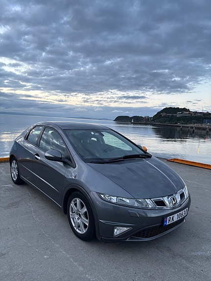 Honda Civic 2 of 5
