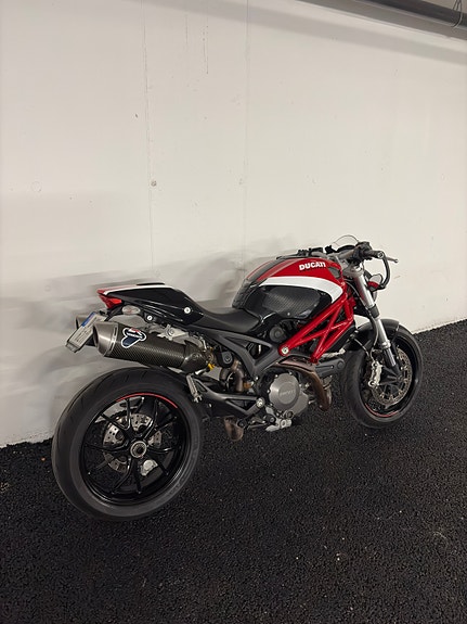 Ducati Monster 796 ABS 3 of 5