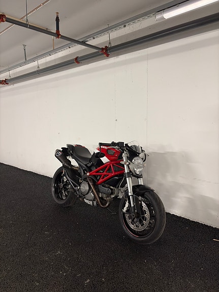 Ducati Monster 796 ABS 2 of 5