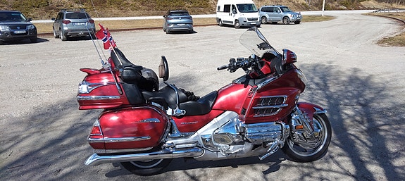 Honda GL 1800 Goldwing 4 of 5