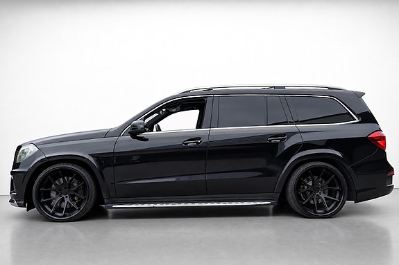 Mercedes-Benz GL350 3 of 5