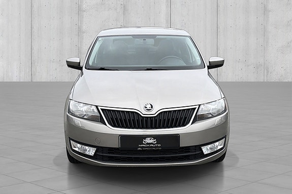 Skoda Rapid 2 of 5