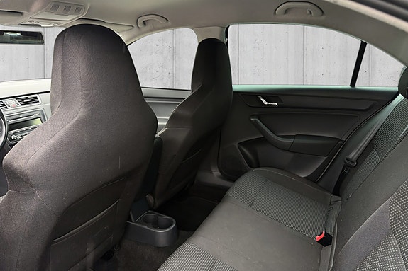 Skoda Rapid 16 of 18