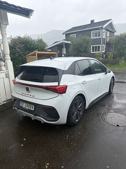 Cupra Born 7 of 7