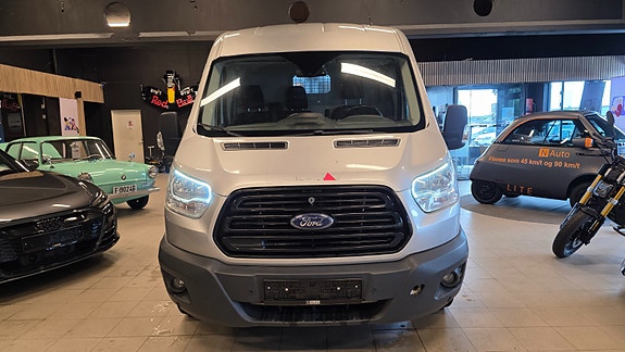 Ford Transit 2 of 5