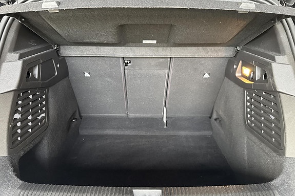 Renault Scenic E-Tech 15 of 17