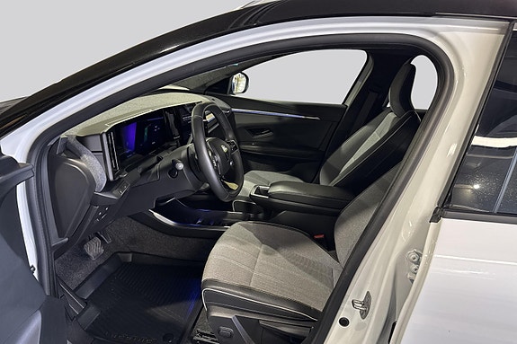 Renault Scenic E-Tech 7 of 17