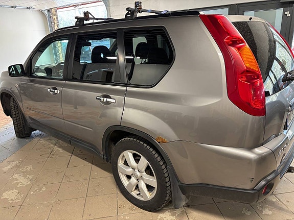 Nissan X-Trail 3 of 5