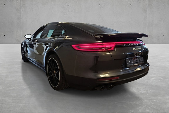 Porsche Panamera 3 of 5