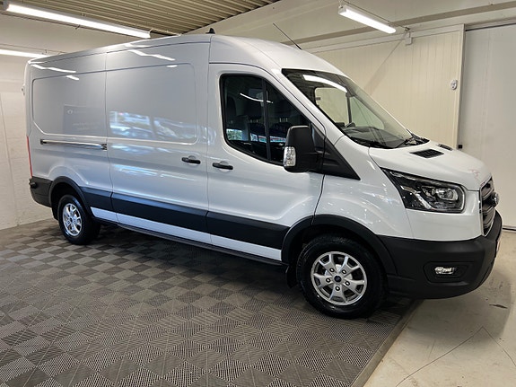 Ford Transit 3 of 5