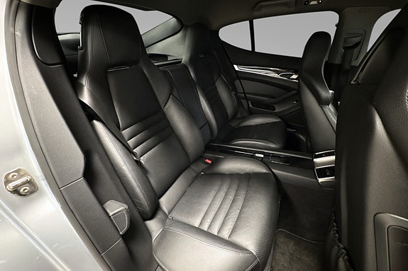 Porsche Panamera 19 of 30