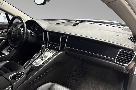 Porsche Panamera 17 of 30