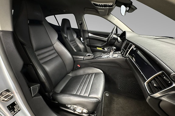 Porsche Panamera 18 of 30