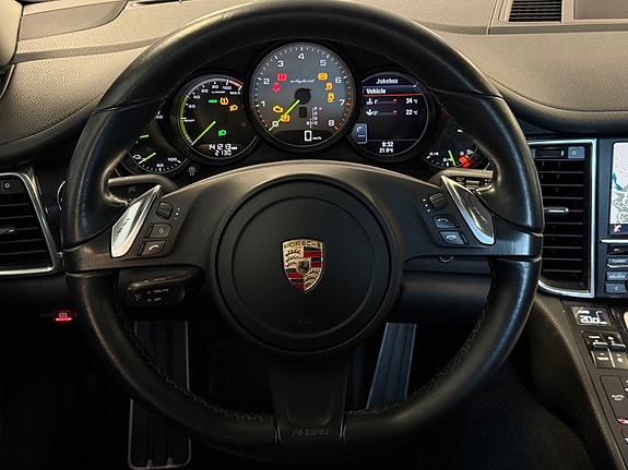 Porsche Panamera 26 of 30