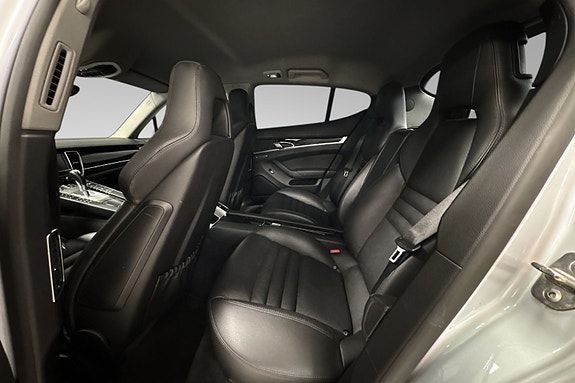 Porsche Panamera 16 of 30