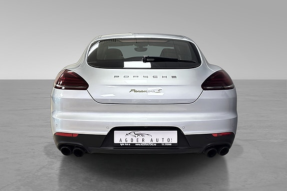 Porsche Panamera 11 of 30