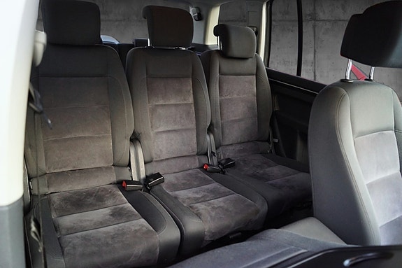 Volkswagen Touran 21 of 30