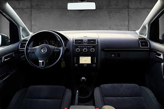 Volkswagen Touran 16 of 30