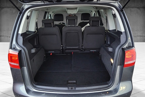 Volkswagen Touran 7 of 30