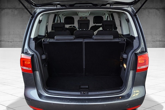 Volkswagen Touran 8 of 30