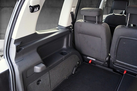 Volkswagen Touran 10 of 30